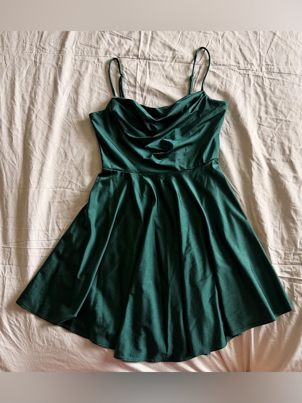 Elegant Emerald Green Satin Spaghetti Strap Dress